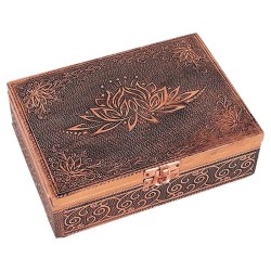 Pudełko z symbolem Lotosu...